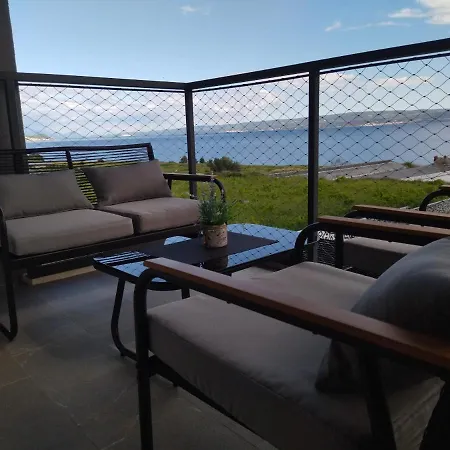 Apartment Uma *