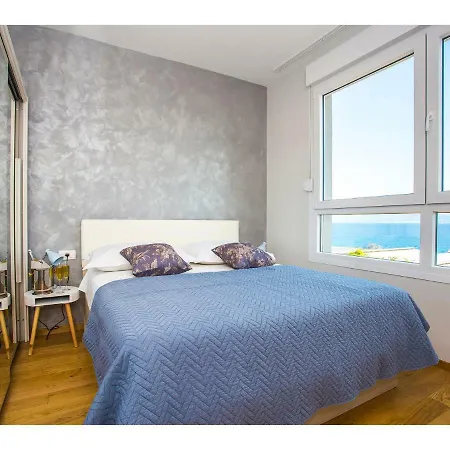 Apartment Uma *